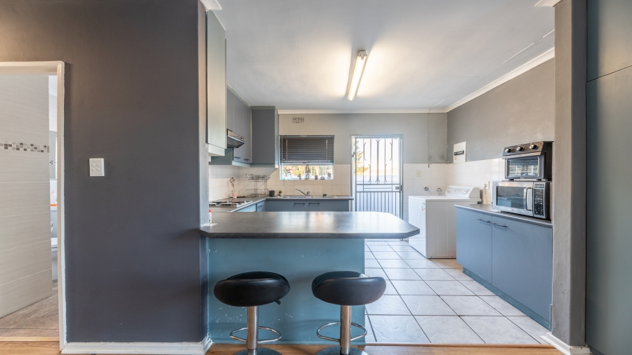 3 Bedroom Property for Sale in Table View Western Cape